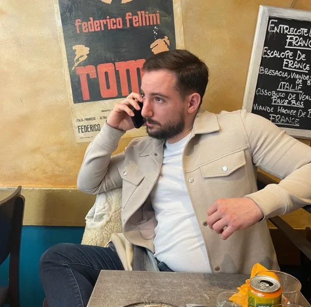 Vincent on a call